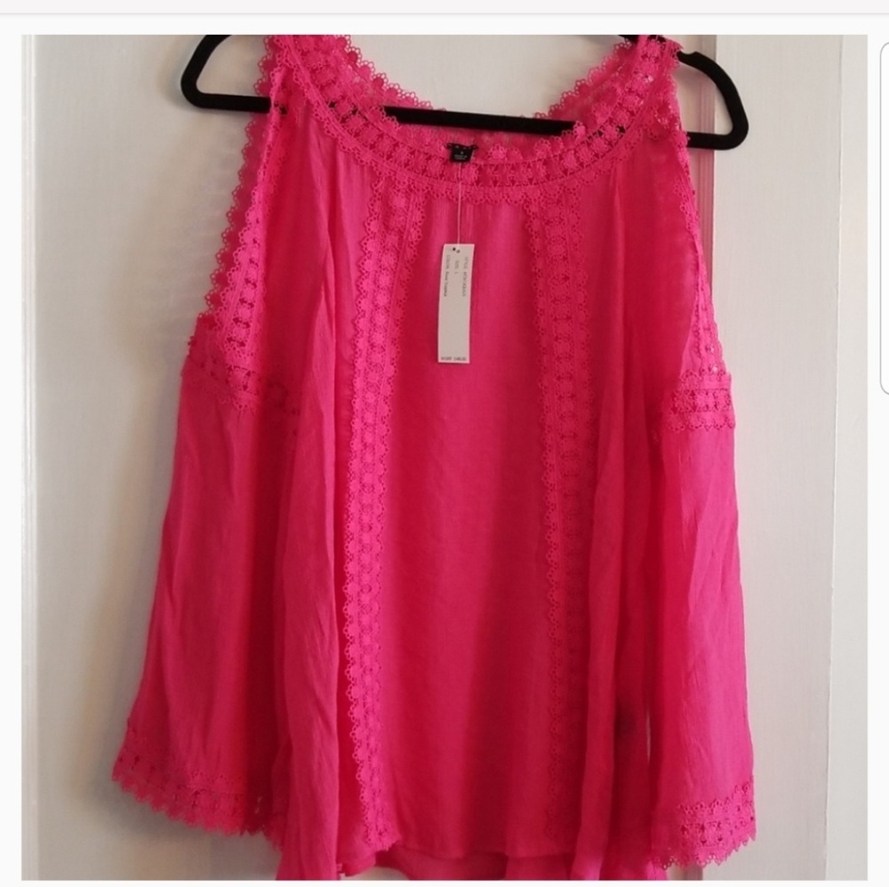 Zac & Rachel cold shoulder lace top.  NWT